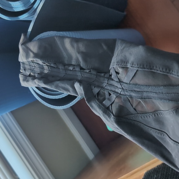 lululemon like new - All The Right Places High-Rise Crop Mesh Lattice - 8 - Picture 4 of 6